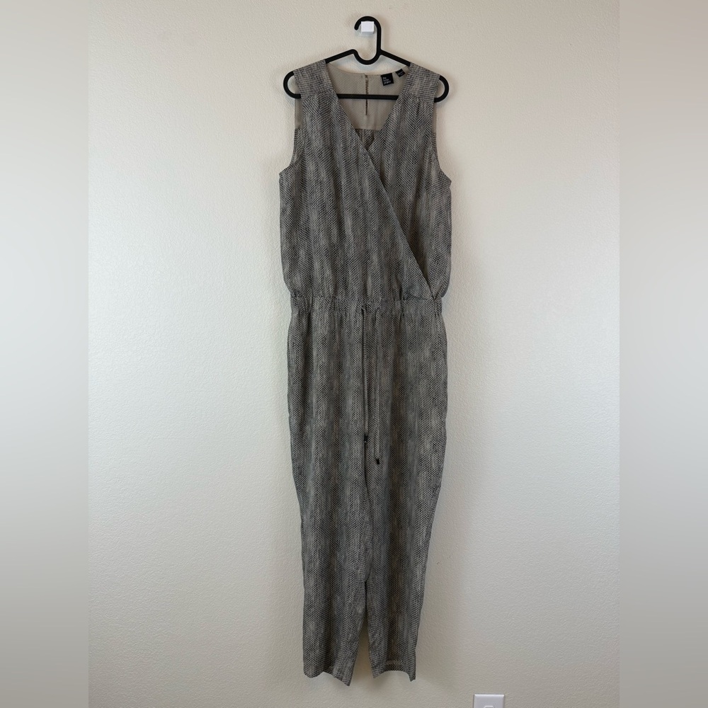 Eileen Fisher 100% Silk Gray Sleeveless Jumpsuit‎ Size M